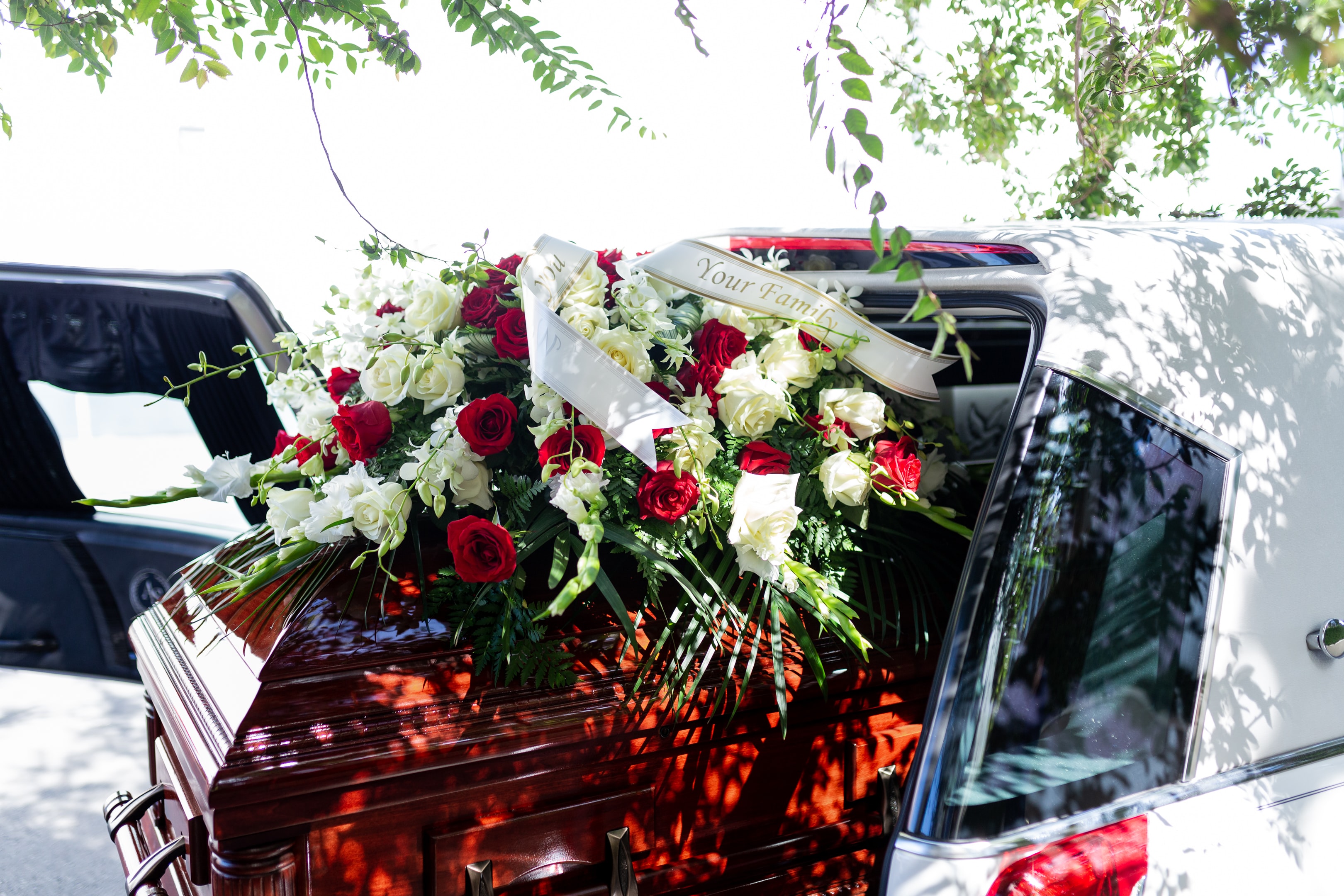 Co symbolizują poszczególne kwiaty pogrzebowe?
